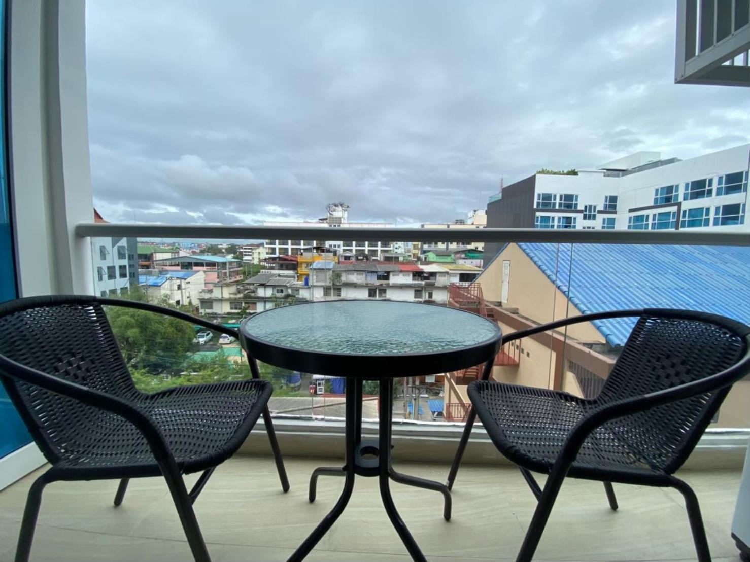 Grand Avenue Suites X Monthstayz Thailand Pattaya Exterior photo