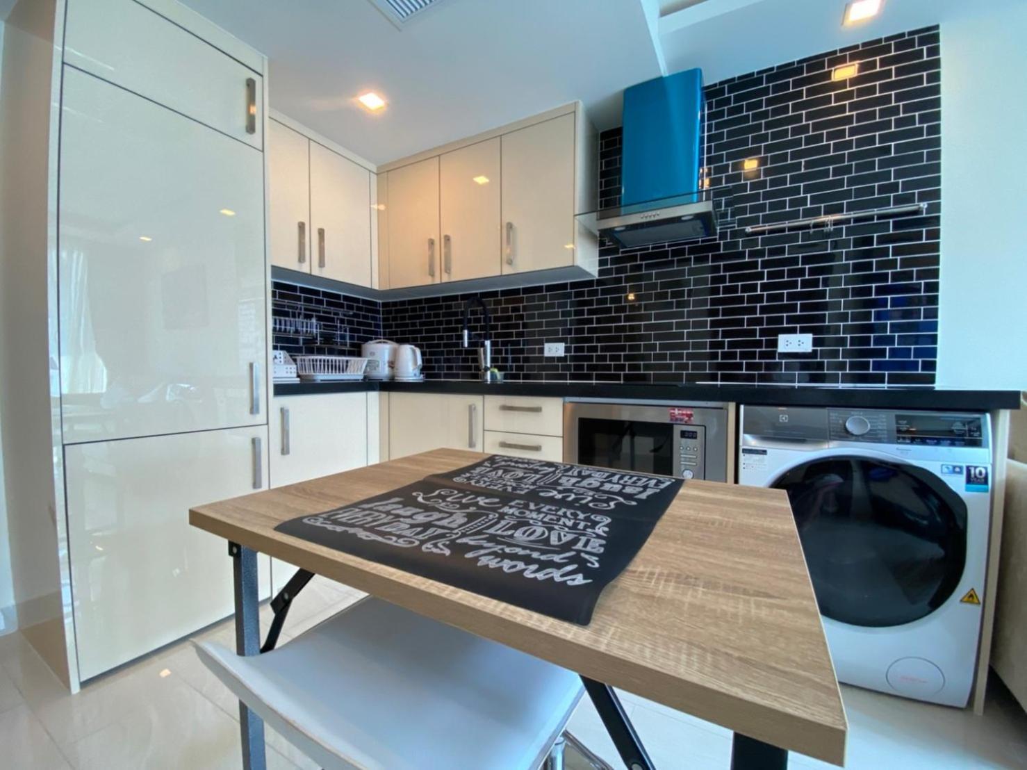 Grand Avenue Suites X Monthstayz Thailand Pattaya Exterior photo