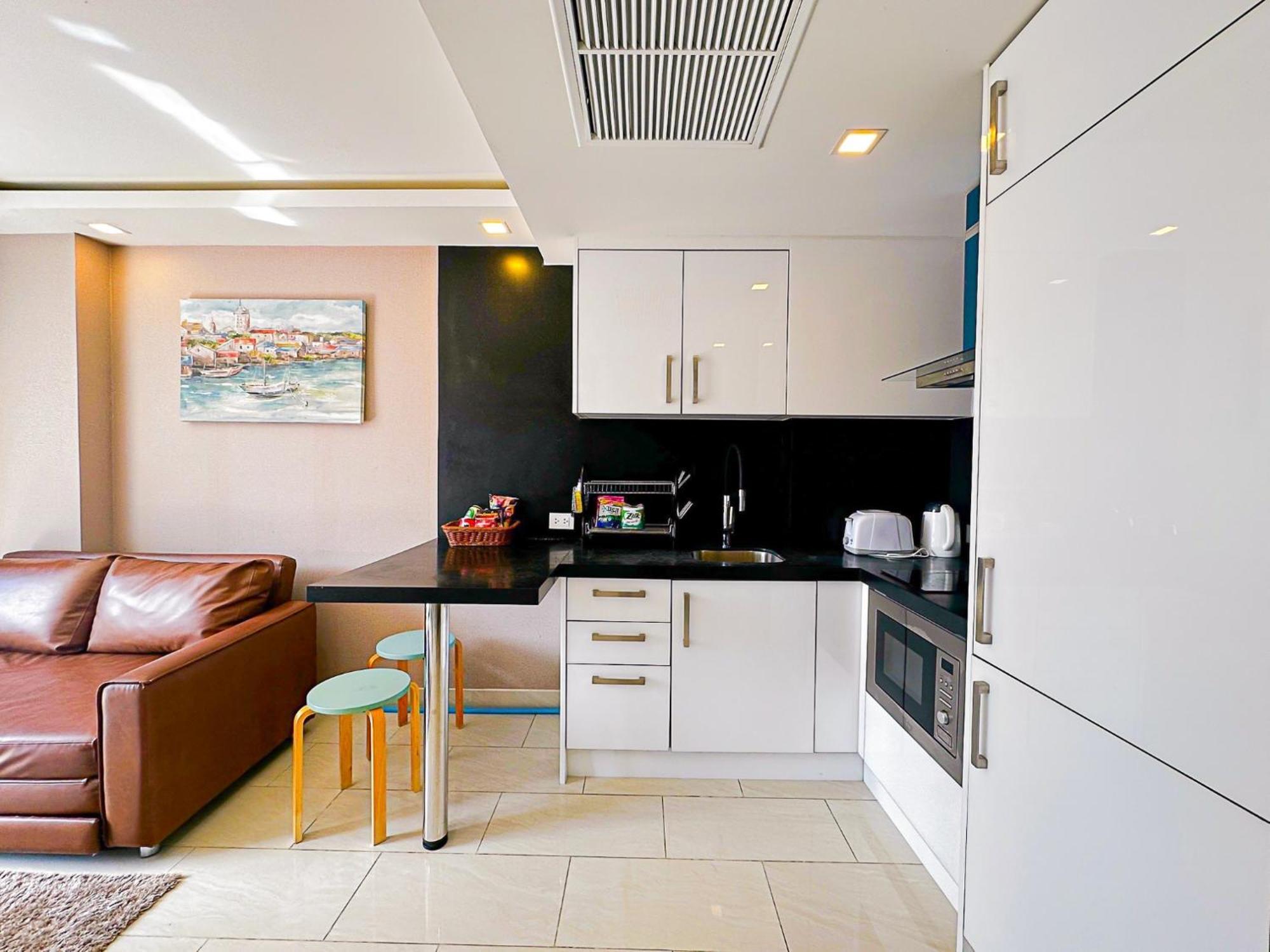 Grand Avenue Suites X Monthstayz Thailand Pattaya Exterior photo